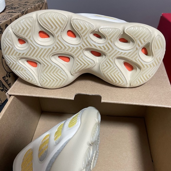 Yeezy 700 V3 Infants - Picture 4 of 5